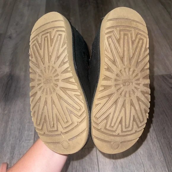 Girls leather uggs - Picture 4 of 7